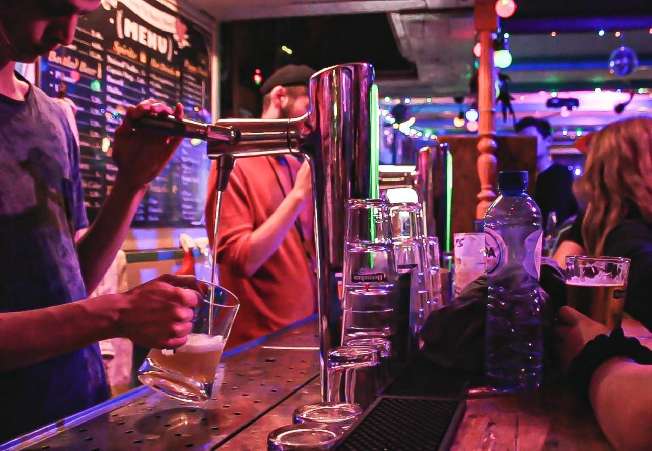 The Flying Pig Beach Hostel Noordwijk Esterno foto