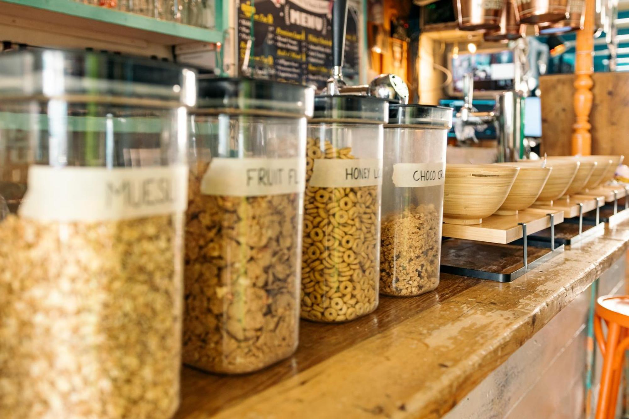 The Flying Pig Beach Hostel Noordwijk Esterno foto
