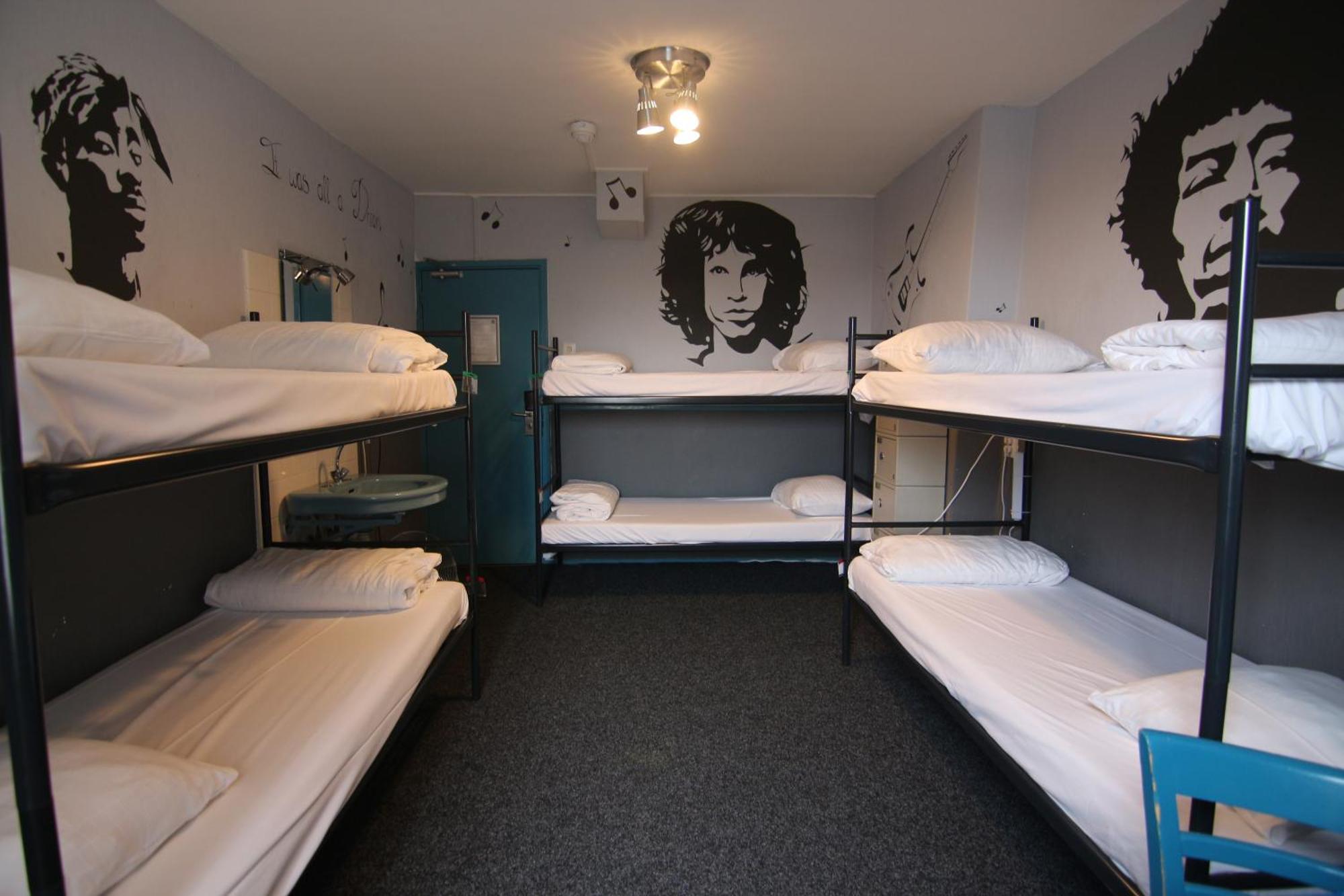 The Flying Pig Beach Hostel Noordwijk Esterno foto