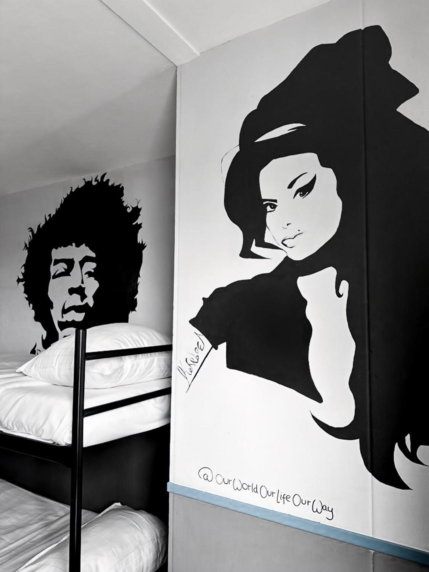 The Flying Pig Beach Hostel Noordwijk Esterno foto