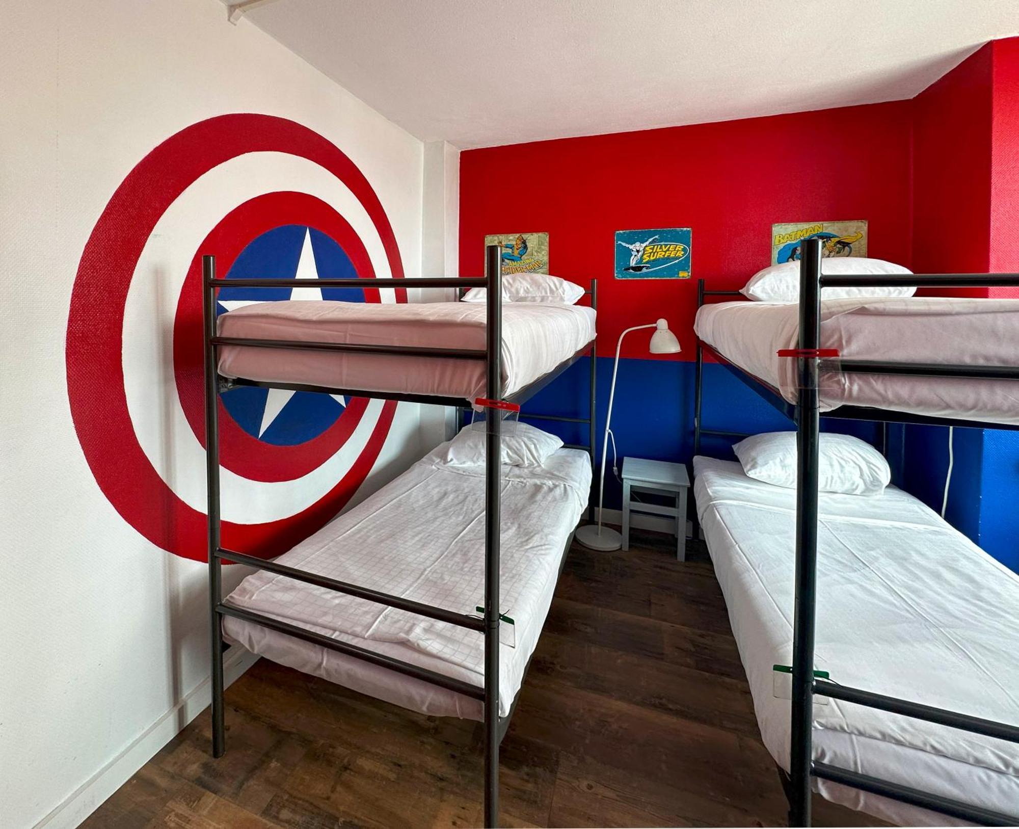 The Flying Pig Beach Hostel Noordwijk Esterno foto