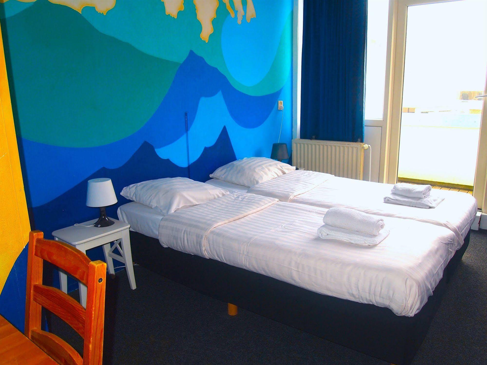 The Flying Pig Beach Hostel Noordwijk Esterno foto