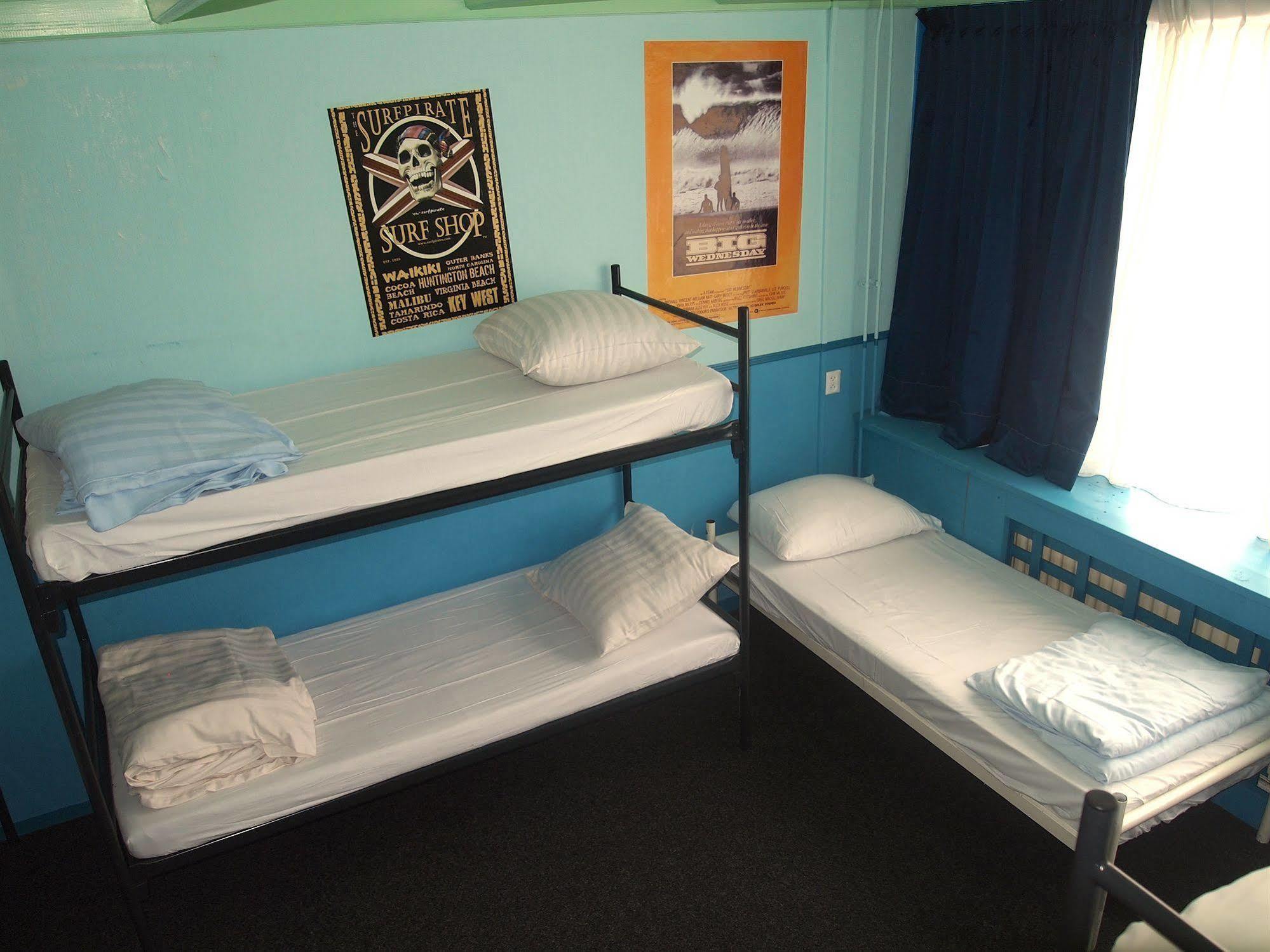 The Flying Pig Beach Hostel Noordwijk Esterno foto