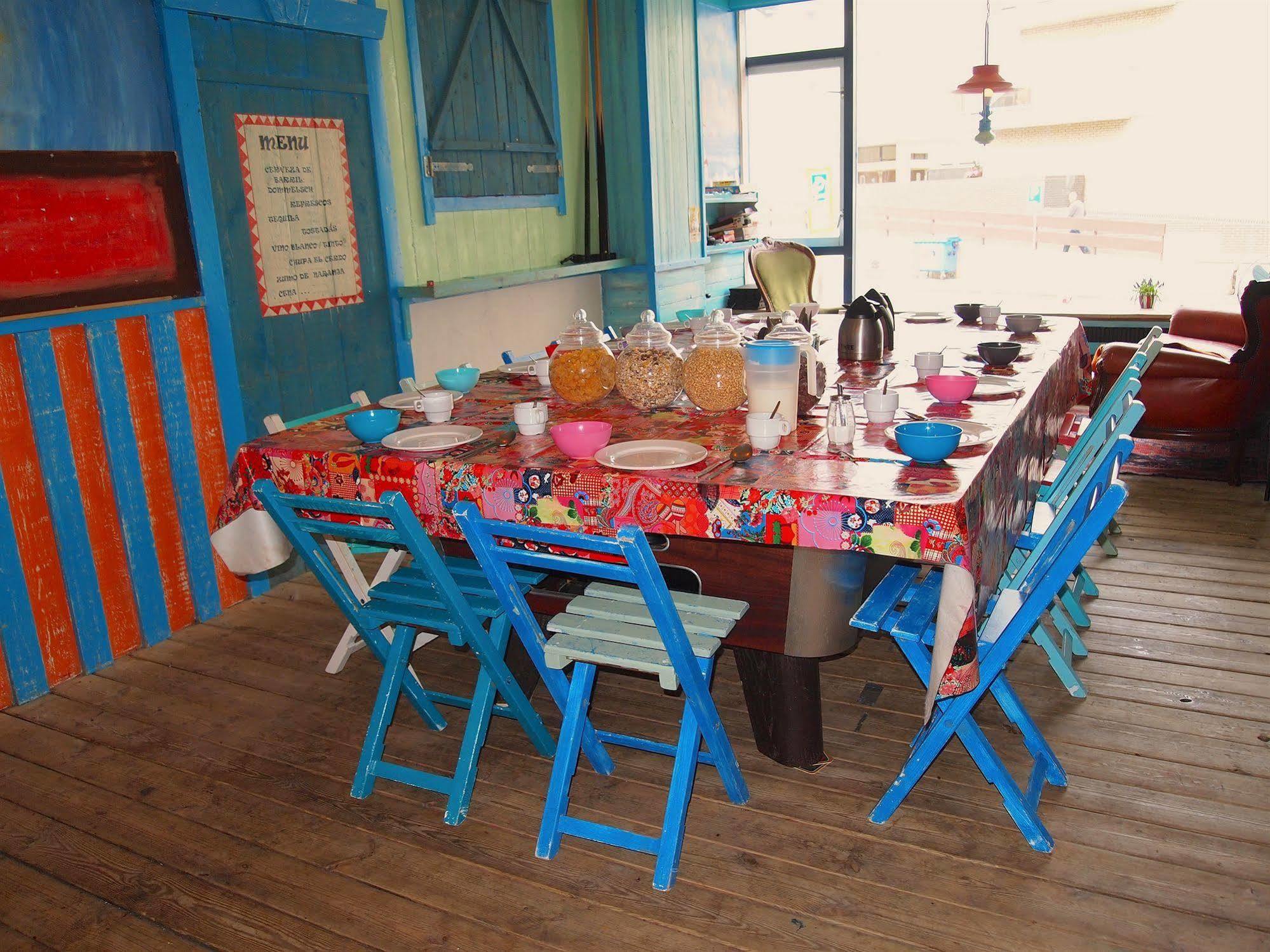 The Flying Pig Beach Hostel Noordwijk Esterno foto