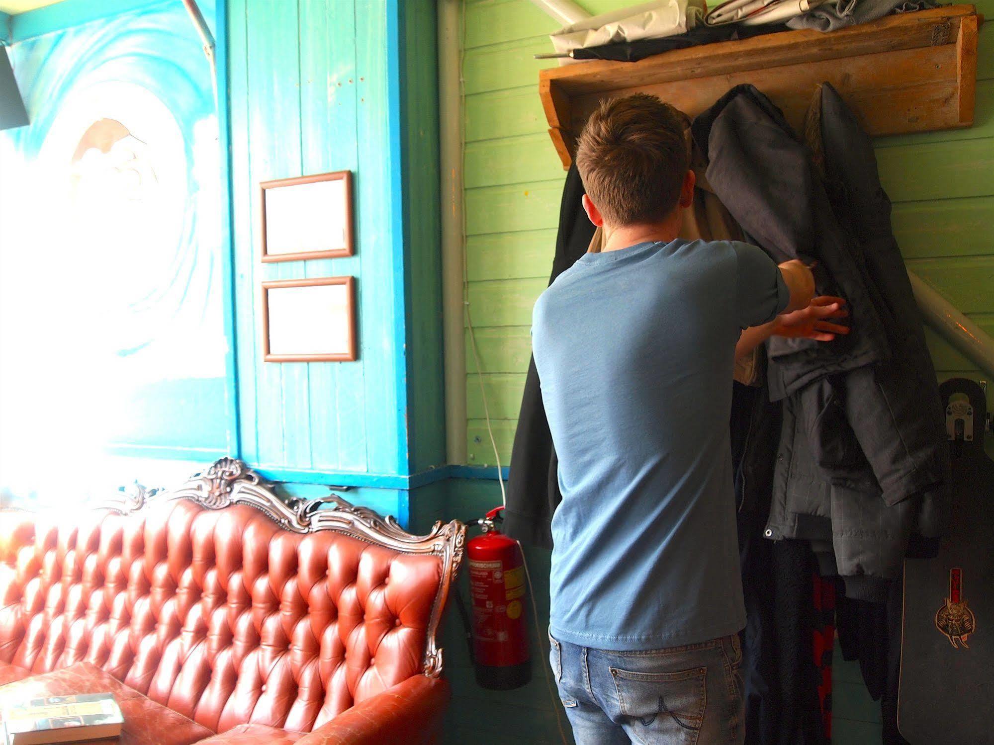 The Flying Pig Beach Hostel Noordwijk Esterno foto