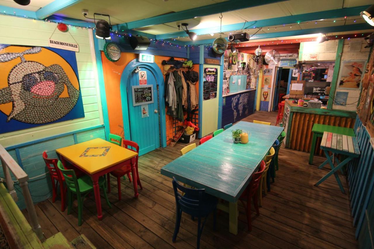 The Flying Pig Beach Hostel Noordwijk Esterno foto